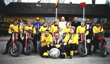 Nat.Mannsch_1982.jpg (20482 Byte)